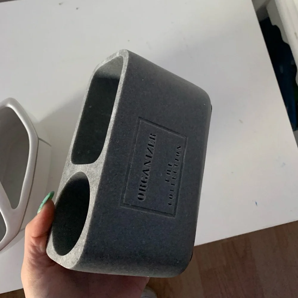 Desk top organizers/makeup brush holders